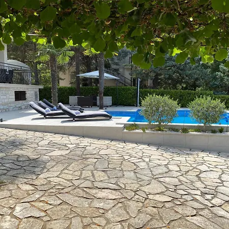 Haus Tanja Villa Malinska Exterior photo